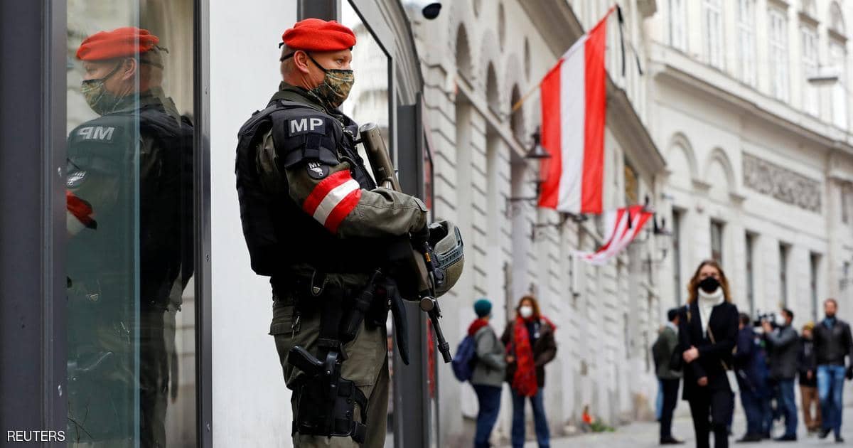 كيف نجحت النمسا في ما فشلت به فرنسا لمواجهة الإرهاب؟