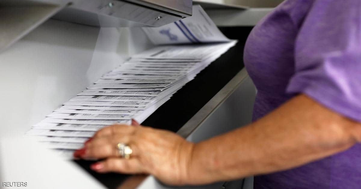 مدير البريد الأميركي تحت الاستجواب بعد أزمة بطاقات الاقتراع