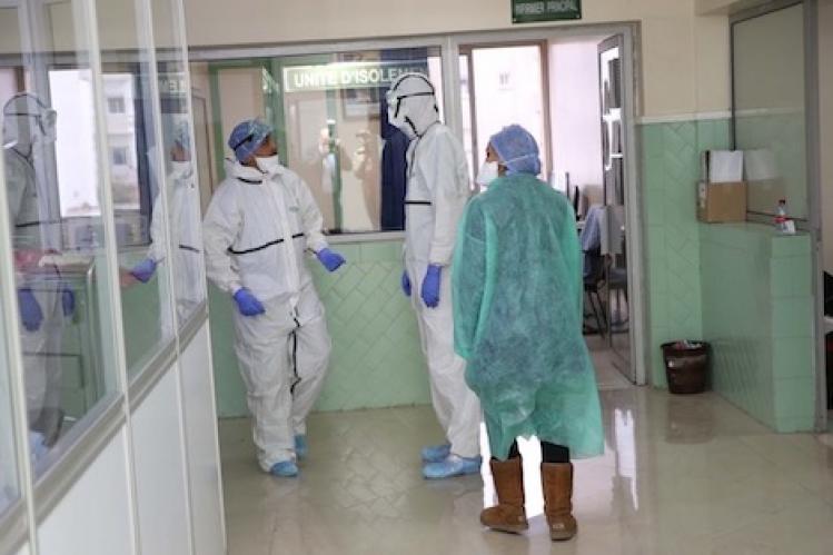 وفاة مدير مستشفى بـ”كورونا” تسائل حماية الوزارة للأطر الصحية