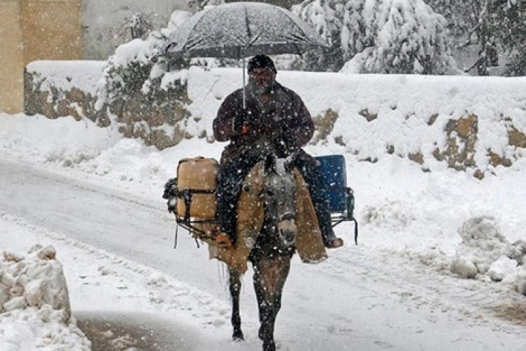 الأرصاد الجوية توصي المغاربة بالحيطة والحذر من موجة البرد والثلوج