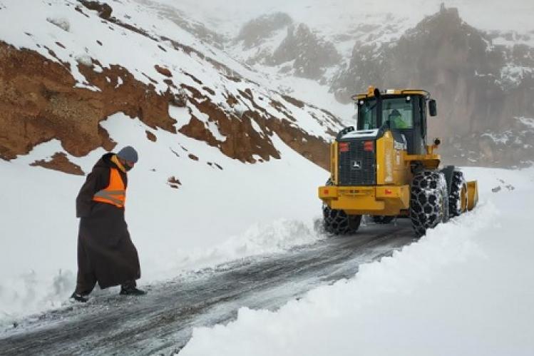 الثلوج تزيد مخاوف “سكان كهوف” بجبال الأطلس‬