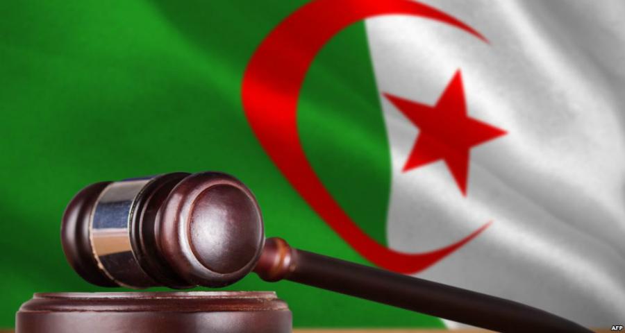 الجزائر : القضاء يحكم ب 7 سنوات على برلماني وابن وزير سابقين .