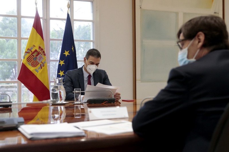العمل 4 أيام في الأسبوع يقسم حكومة إسبانيا