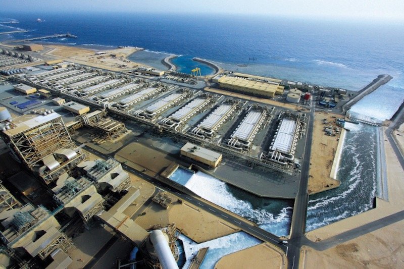 المغرب يشرع في إنجاز أكبر محطة لتحلية مياه البحر في إفريقيا