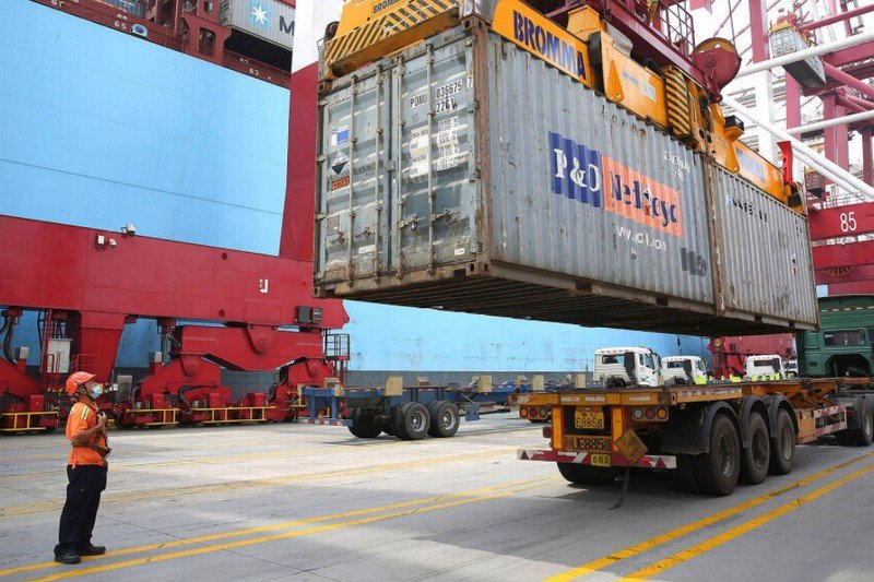 شركات صينية ترفع أسعار الشحن البحري إلى المغرب