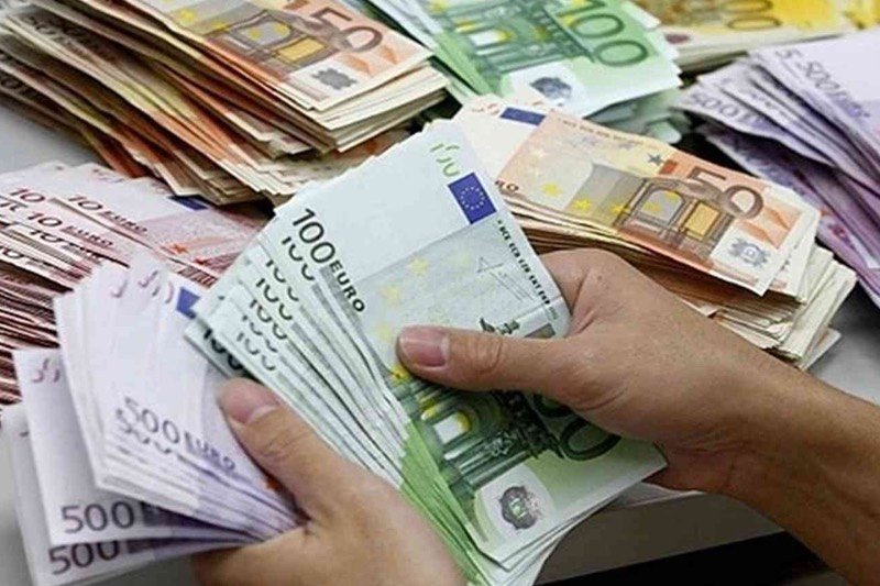 صرف الدرهم المغربي يتراجع أمام الأورو والدولار‎