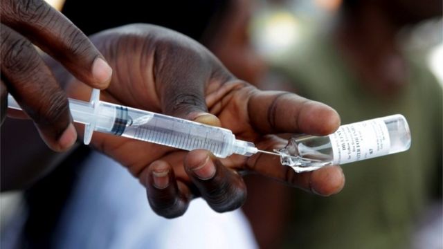 لقاح فيروس كورونا: كيف غيّر التطعيم الجماعي حياة البشرية؟