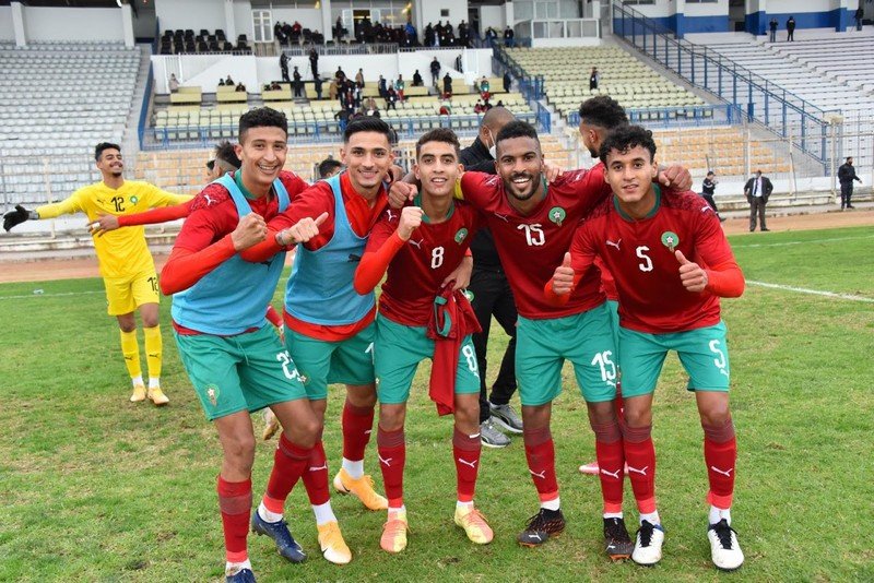 مغاربة يفتخرون بـ”الأشبال” بعد هزم المنتخب الجزائري
