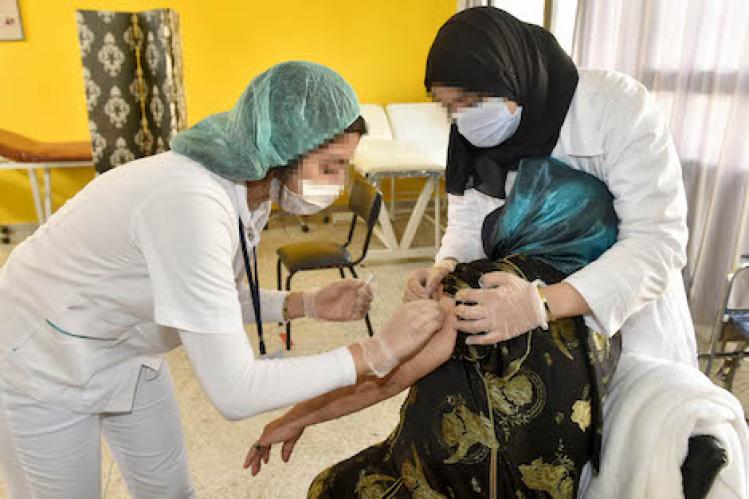 وزارة الصحة تنفي انطلاق عملية التلقيح ضد فيروس “كورونا” المستجد