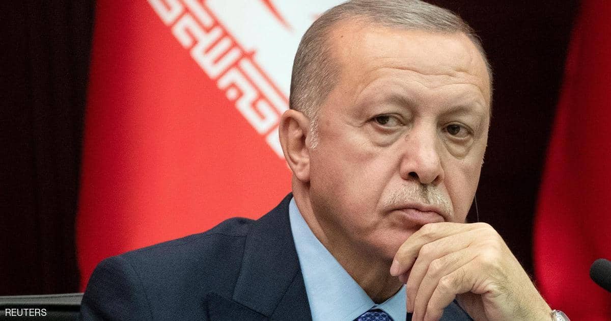 أردوغان يتراجع عن “تهديداته ووعيده”.. ويخطب ود اليونان