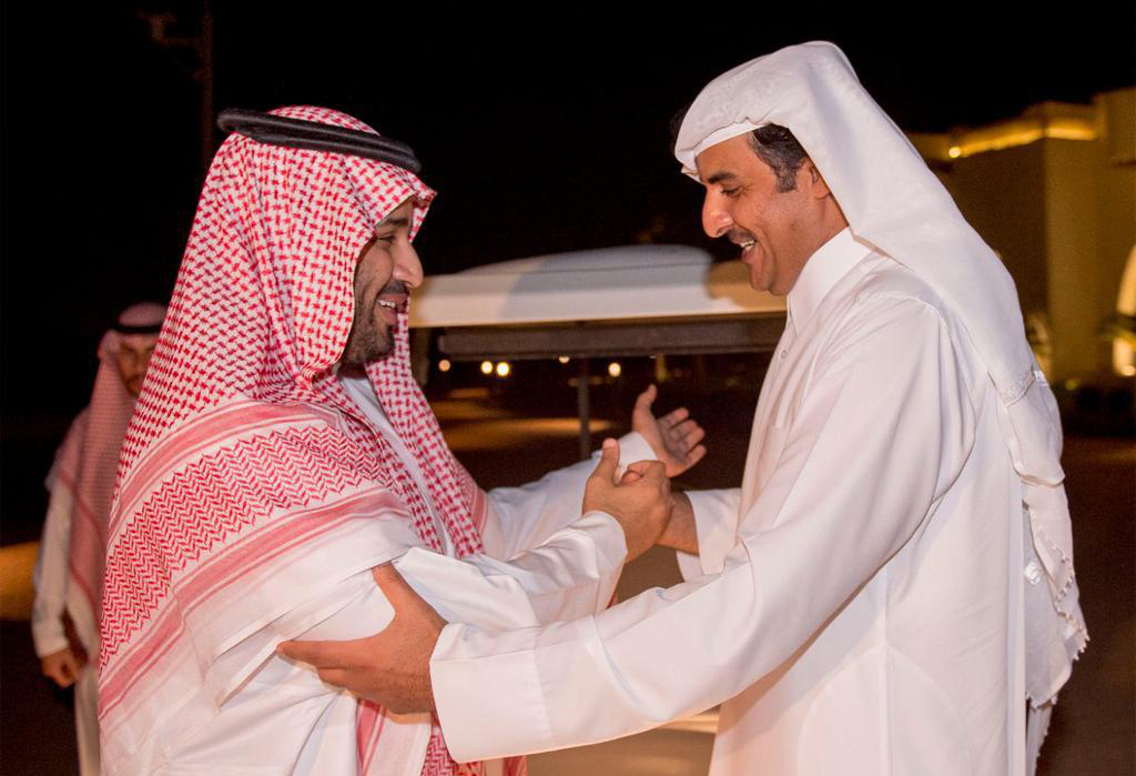 الأزمة الخليجية : فتح الأجواء و الحدود مع قطر من مساء اليوم