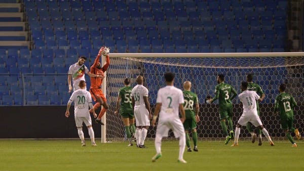 الأهلي يعبر الاتفاق بشق الأنفس ويزاحم الهلال