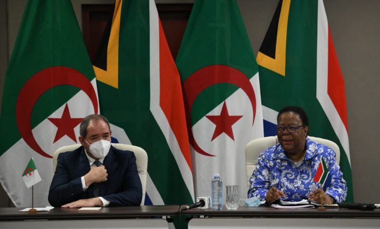 الجزائر تواصل مناوراتها في التعبئة بعد ضعفها في الاتحاد الإفريقي