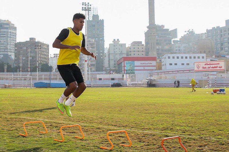 الزمالك المصري يواجه أسوان في غياب المغربي أحداد