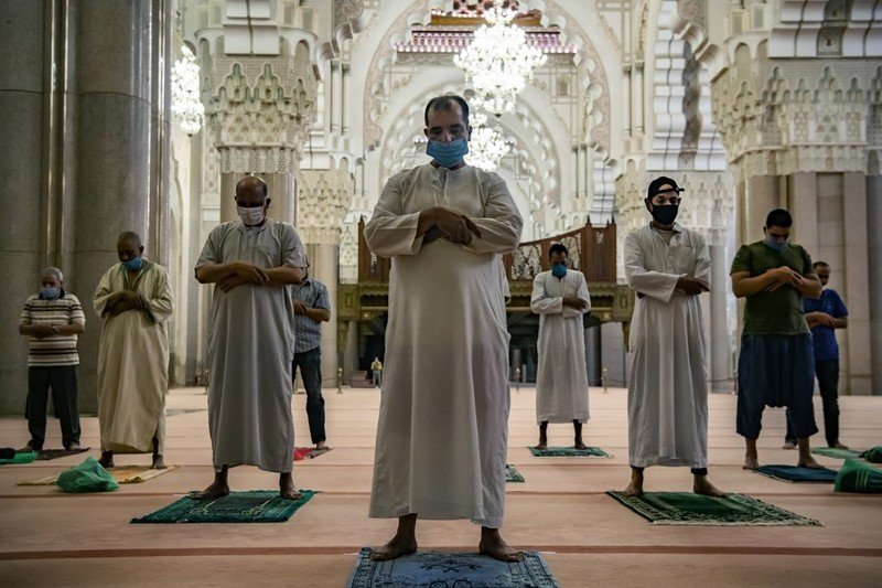 باحث سوسيولوجي: هذه أسباب تراجع مظاهر التديّن عند الشباب المغربي