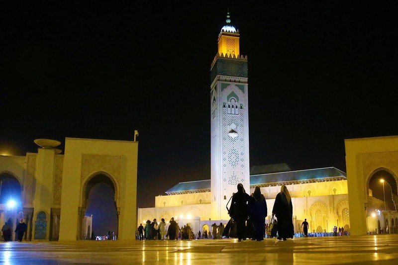 تقرير يرصد تراجع حالة التديّن وتزايد إقبال الشباب المغربي على الحياة