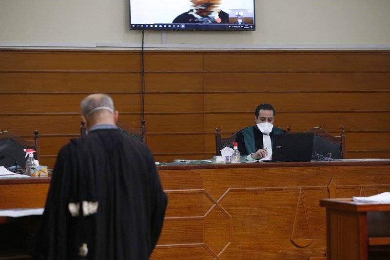 رصيف الصحافة: محكمة تُدين ممرضتين لسرقة أغراض “موتى كورونا”