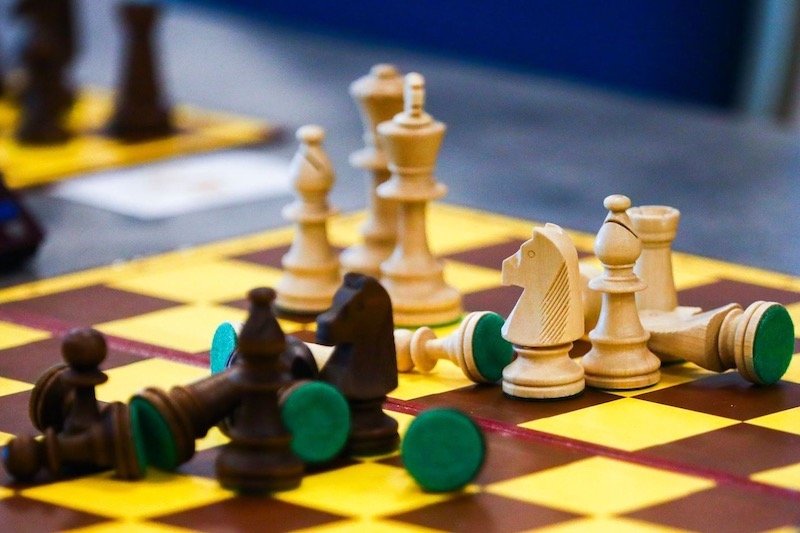شبهة الفساد المالي تخيم على “جامعة الشطرنج”