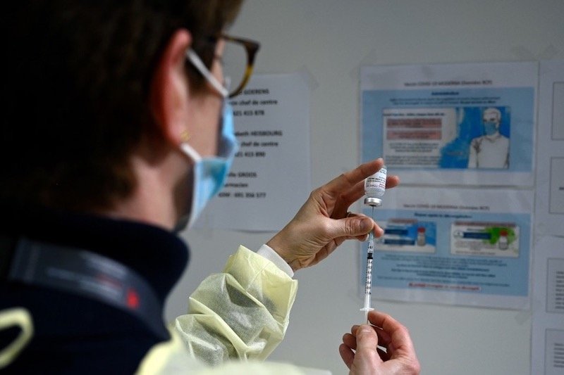 شركة “موديرنا” تؤكد فعالية اللقاح ضد كورونا