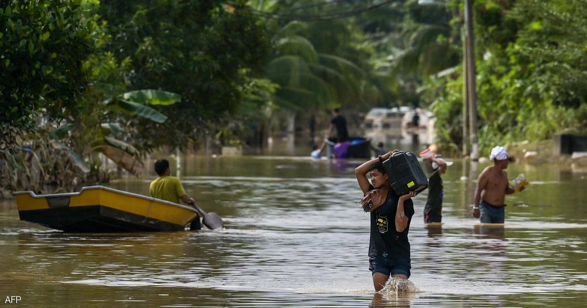 مساعدات إماراتية للمتأثرين بفيضانات ماليزيا
