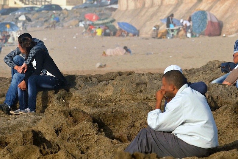 ائتلاف حقوقي ينبش مواقف القيادات الحزبية من تجريم “العلاقات الرضائية”