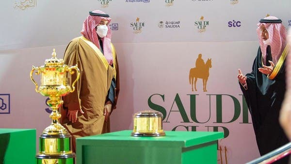 الأمير محمد بن سلمان يتوج الفائز بسباق كأس السعودية