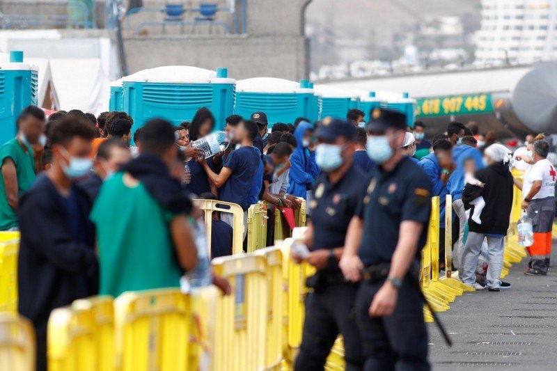 رصيف الصحافة: تفكيك شبكة للاتجار بالبشر يستنفر المغرب وإسبانيا