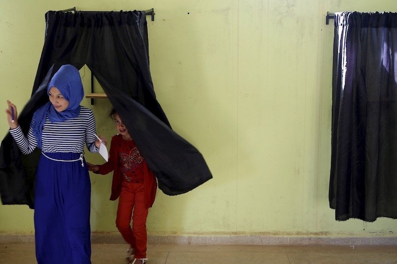 طموح الشباب يراهن على خوض غمار الانتخابات التشريعية في المغرب