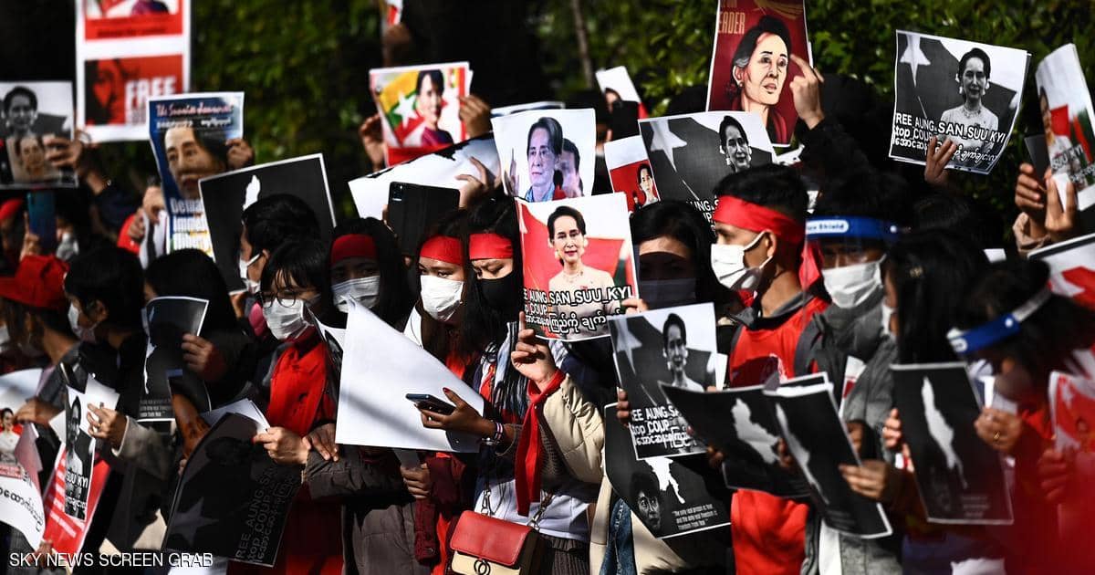 لليوم الثاني الآلاف يتظاهرون ضد الانقلاب العسكري في ميانمار