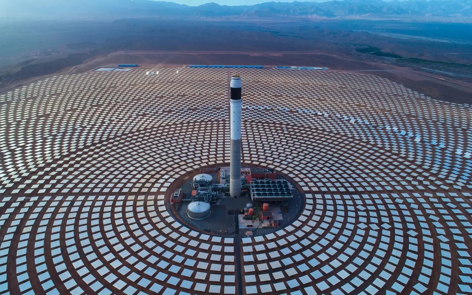 محطة نور للطاقة الشمسية تعد واحدة من أكبر محطات الطاقة في العالم
