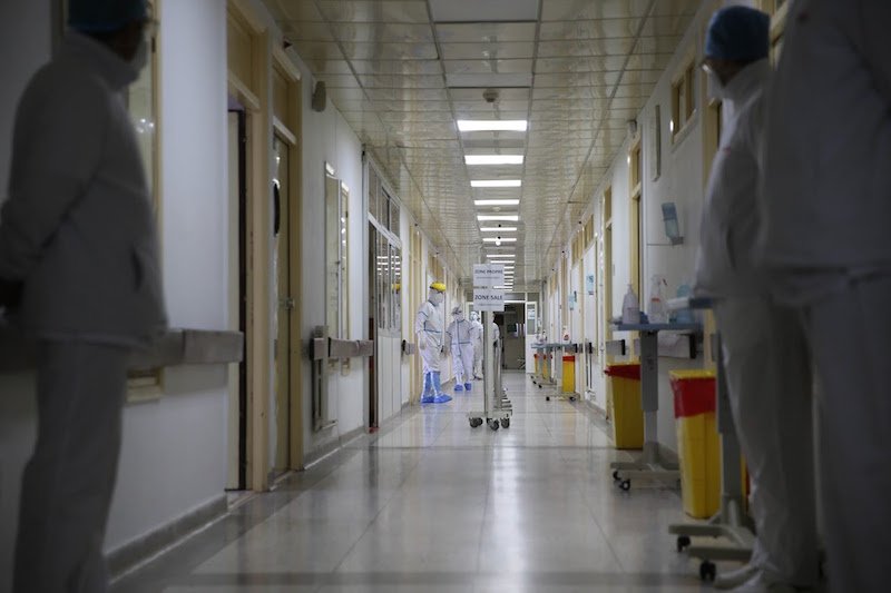 مغاربة يؤيدون استحضار “منظفات المستشفيات” في التلقيح ضد الجائحة