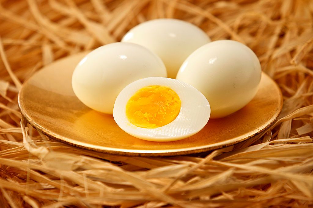 هل يؤثر لون قشرة البيض على جودته؟