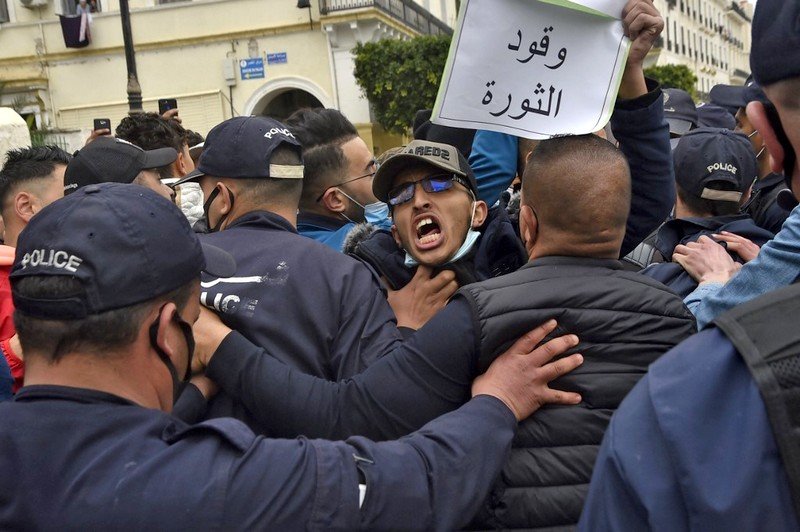 اتهامات جديدة بتعذيب ناشطين في حراك الجزائر