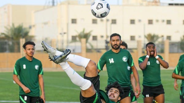 الأولمبي السعودي يعاود تدريباته.. و”إصابة” تبعد آل سليس