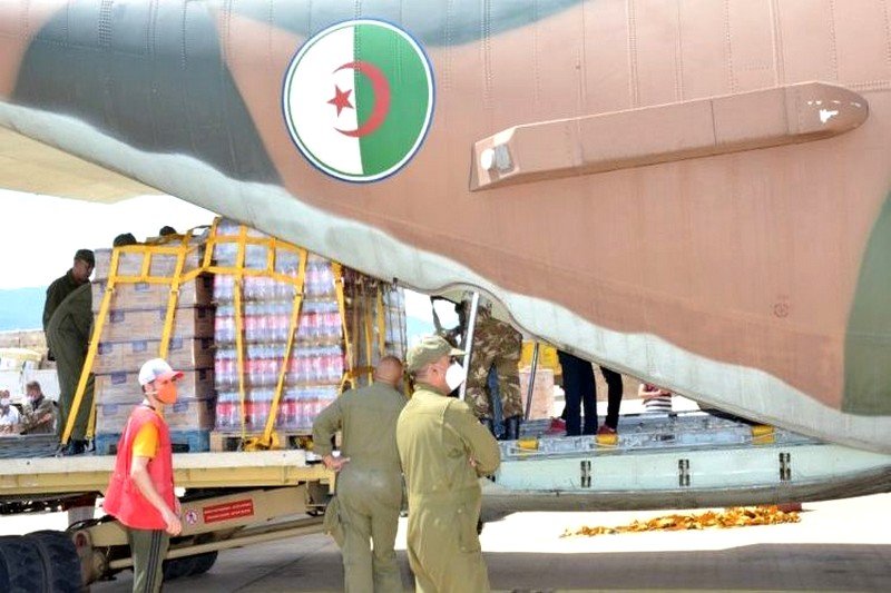 الجزائر تناورُ في مالي .. مساعدات “إنسانية” تروم تحقيق غايات سياسية