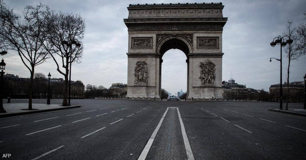 الرئيس الفرنسي يعلن إغلاقا لثلاثة أسابيع في أنحاء البلاد
