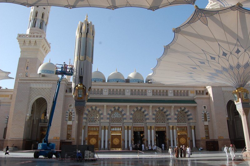 السعودية تفتح المسجد النبوي لصلاة التراويح بشروط