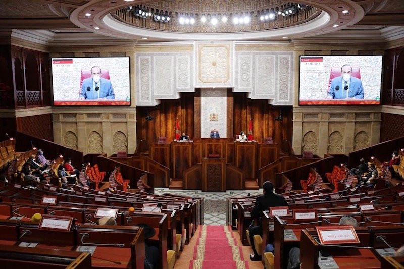 القاسم الانتخابي يوحد الفرق البرلمانية في مجلس النواب ضد “الحزب الأغلبي”
