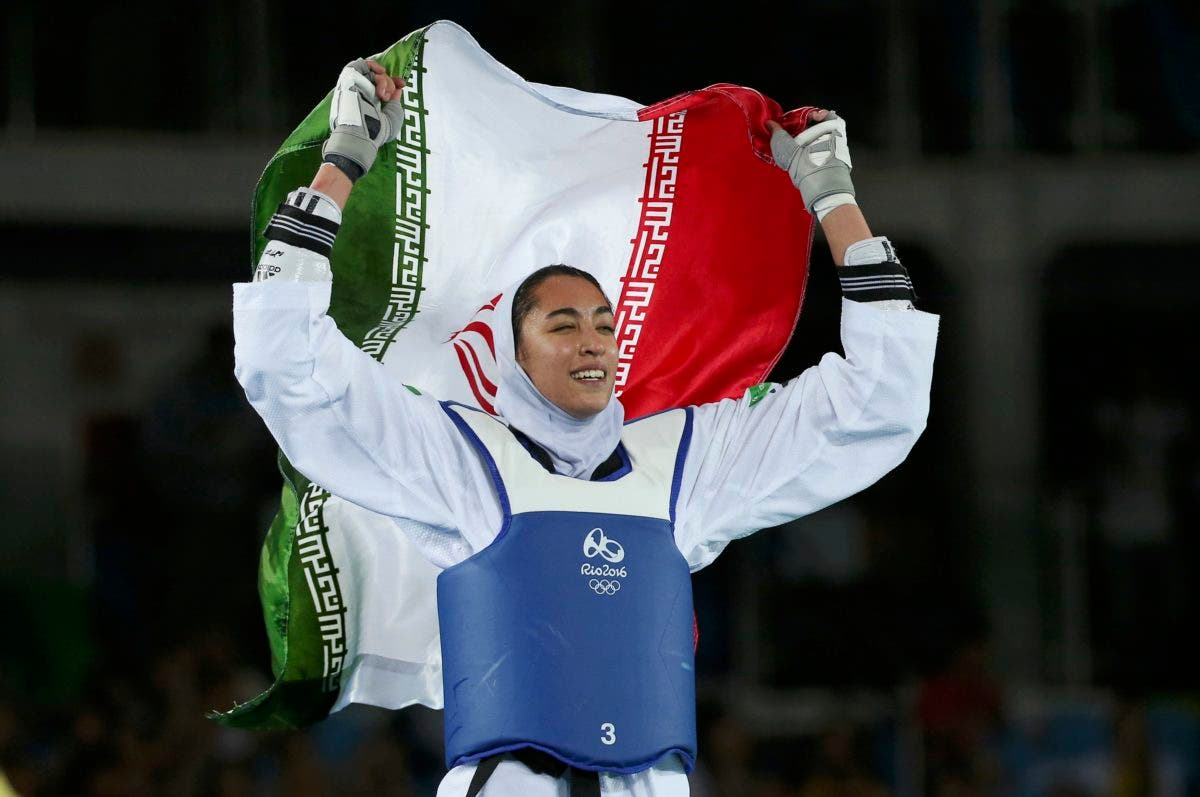 بطلة إيرانية تقرر تمثيل فريق اللاجئين في أولمبياد طوكيو