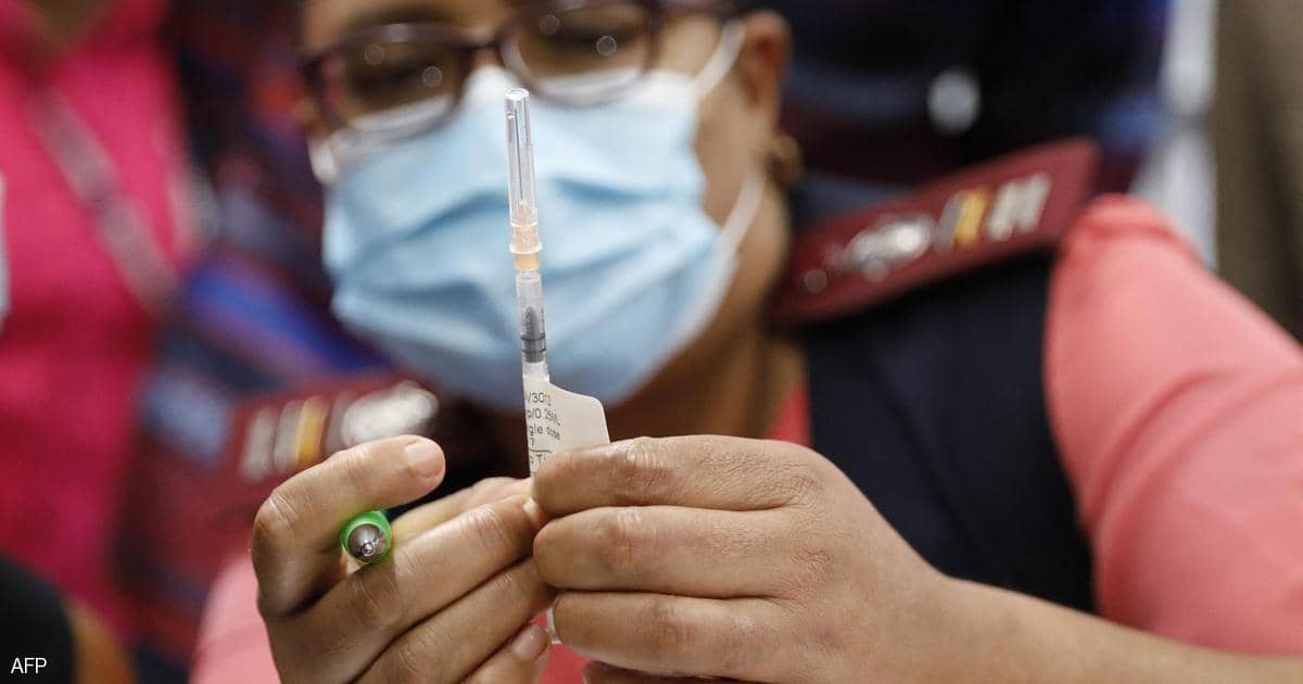 بعد وقف التطعيم به.. دولة “تبيع لقاحاتها المتبقية”