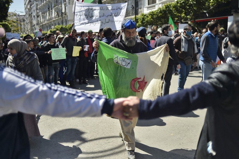 تظاهرة للطلاب في عاصمة الجزائر ترفض الانتخابات