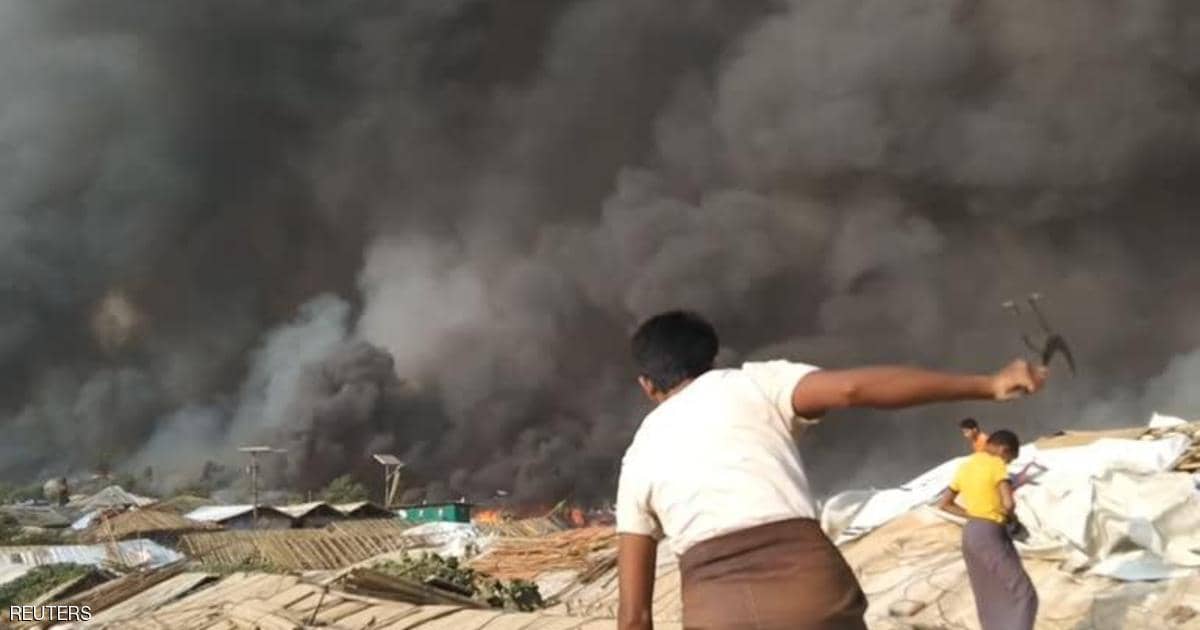 حريق هائل يلتهم آلاف المساكن ويقتل العديد في مخيم للروهينغا