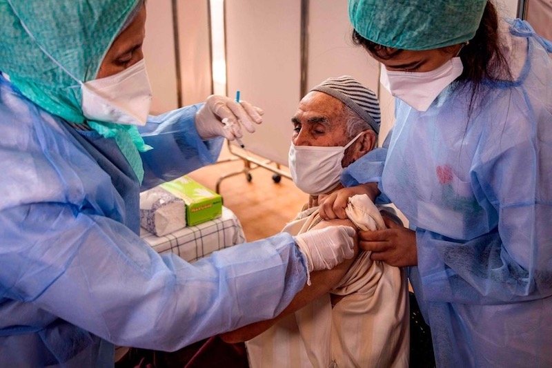 ضغط “سوق اللقاح” يطالب المغرب بتوفير بدائل للتحصين من الوباء