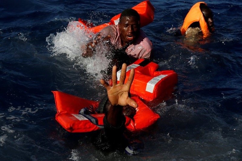 مقتل مهاجرَين وفقدان 9 قبالة سواحل إسبانيا