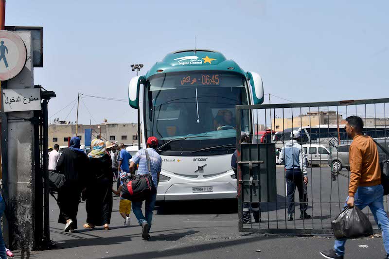 مهنيو النقل يطالبون بفتح أكبر محطة طرقية بالمملكة ويلوحون بالتصعيد