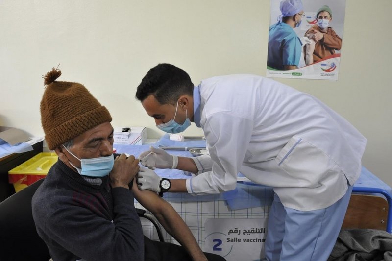 هذه تفاصيل عدد الملقحين والمصابين بفيروس “كوفيد 19” في المغرب‬