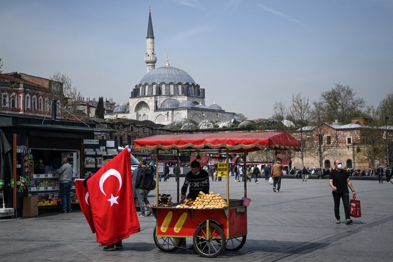 الجائحة تفرض الإغلاق الصارم في أرجاء تركيا
