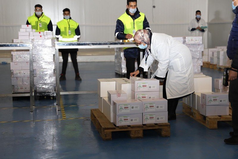 المغرب يتوصل بدفعة جديدة من اللقاح الصيني ضد فيروس “كورونا”