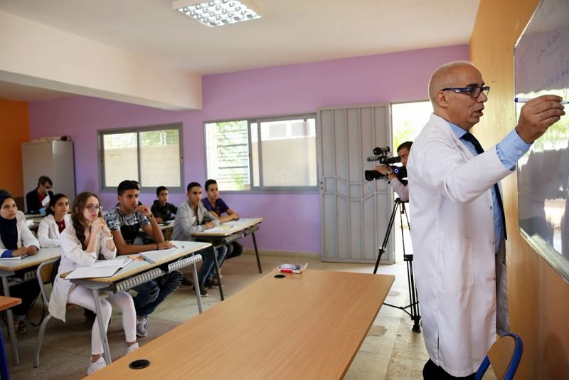 جامعي ينتقد غياب قاعدة علمية لتكوين القيادات التربوية في المغرب