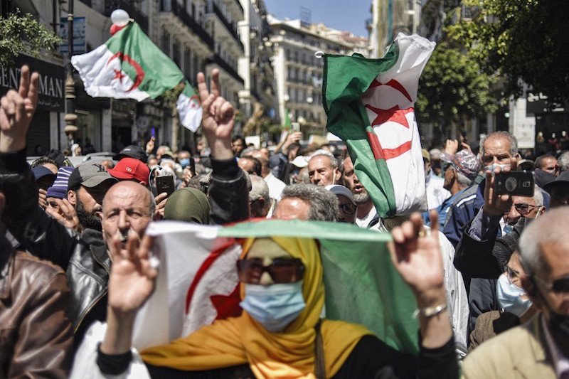 جزائريون يحتجون في “الجمعة 114” للحراك الشعبي